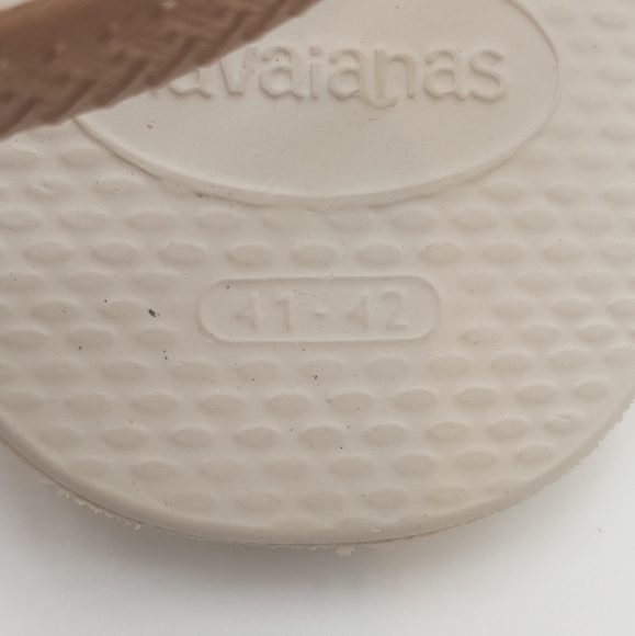 New Havaianas bronze cream t-strap thong sandals Size 11-11.5 - Picture 9 of 10